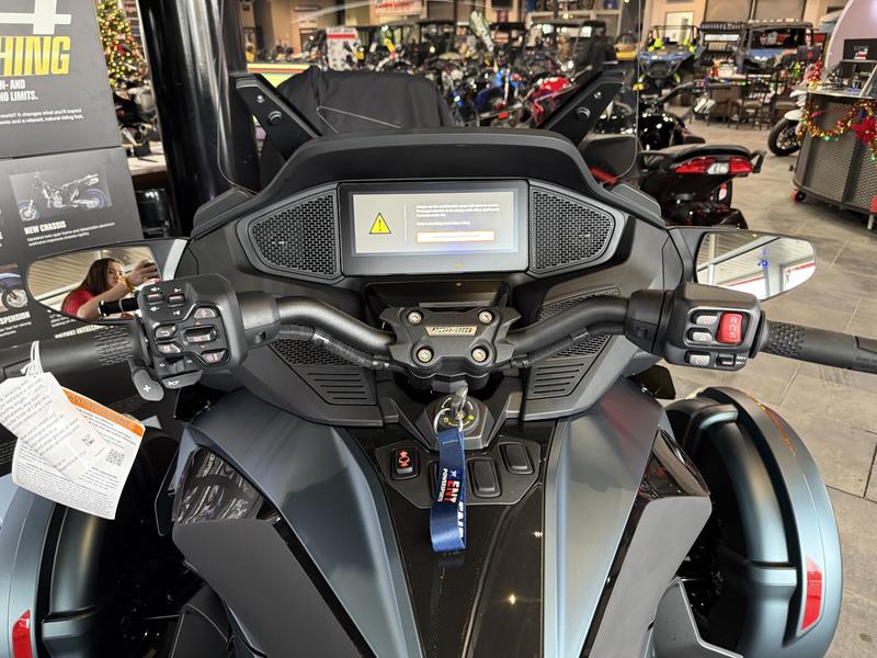 2025 Can-Am Spyder RT Rotax 1330 ACE MOTORCYCLE