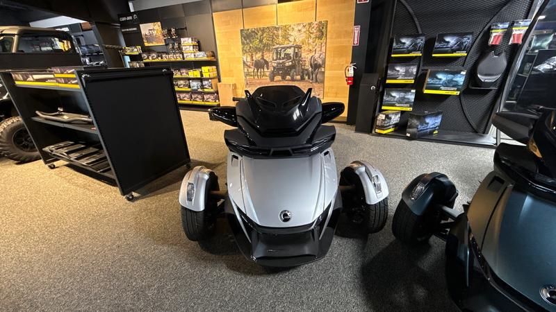 2025 Can-Am Spyder RT Rotax 1330 ACE MOTORCYCLE