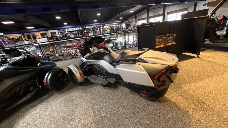 2025 Can-Am Spyder RT Rotax 1330 ACE MOTORCYCLE