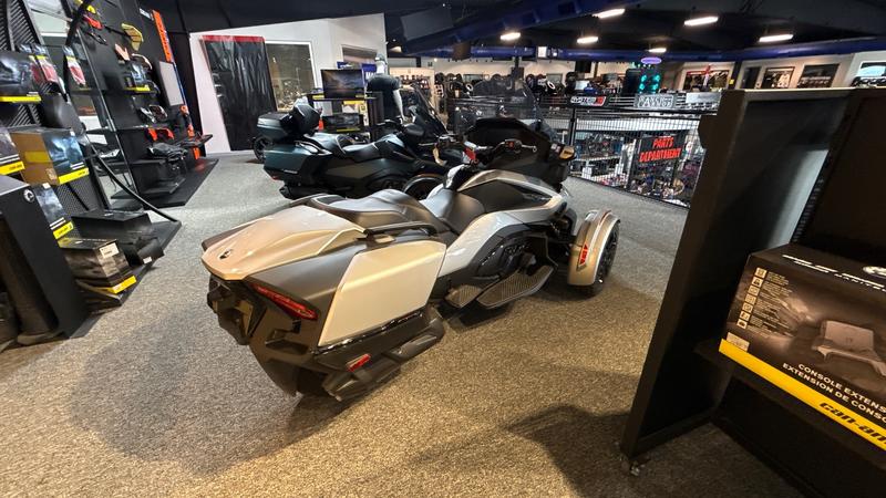 2025 Can-Am Spyder RT Rotax 1330 ACE MOTORCYCLE