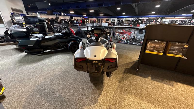 2025 Can-Am Spyder RT Rotax 1330 ACE MOTORCYCLE