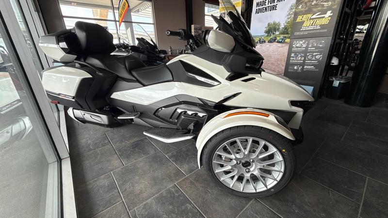 2026 Can-Am Spyder RT Limited Rotax 1330 ACE MOTORCYCLE