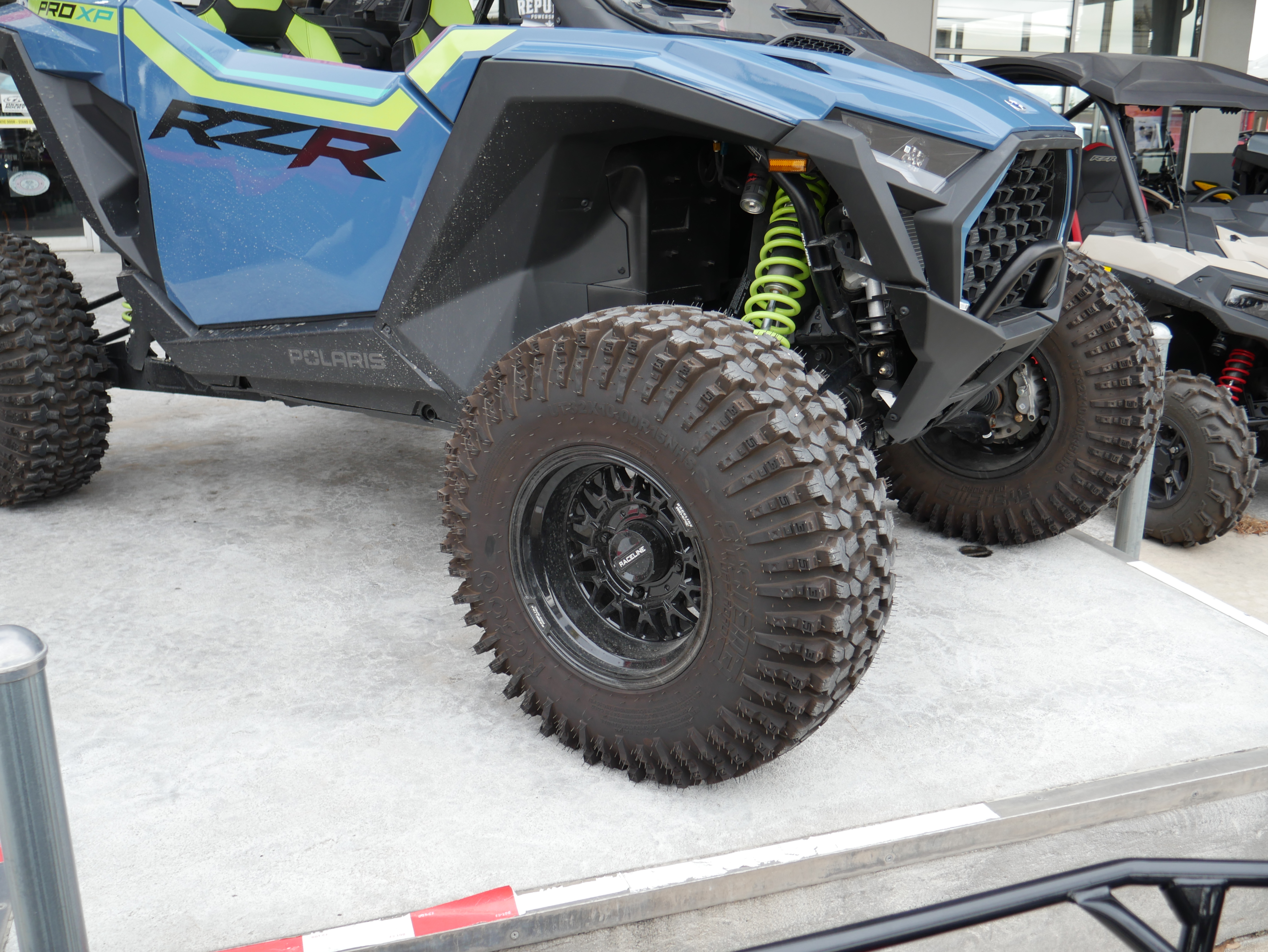 2025 POLARIS RZR PRO XP PREMIUM UTV