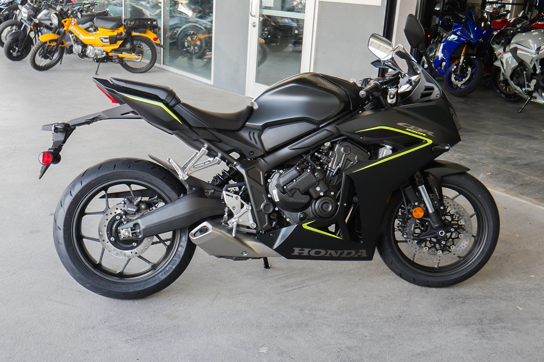 2026 HONDA CBR650R E-Clutch MOTORCYCLE