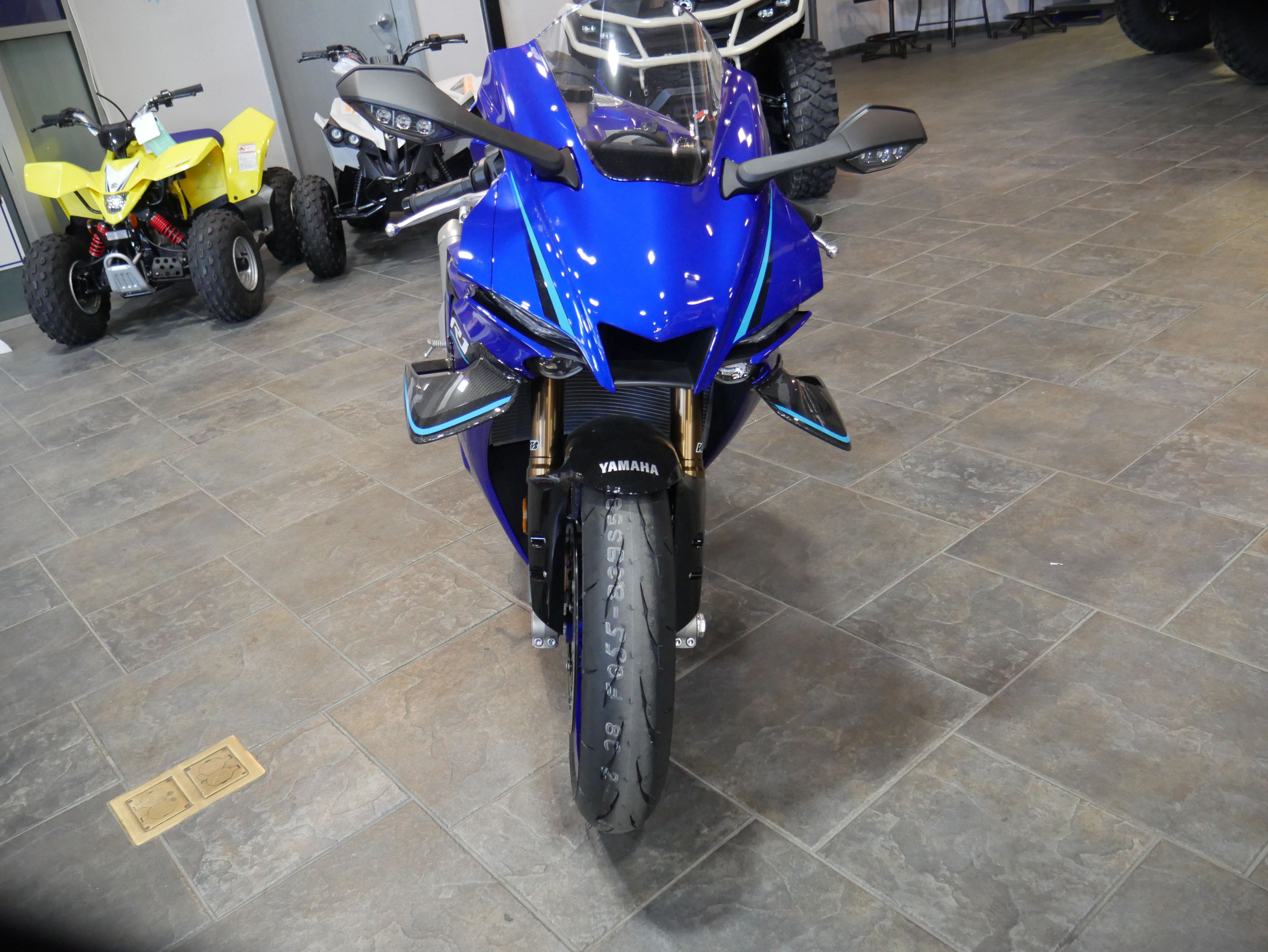 2026 Yamaha YZF-R1 MOTORCYCLE
